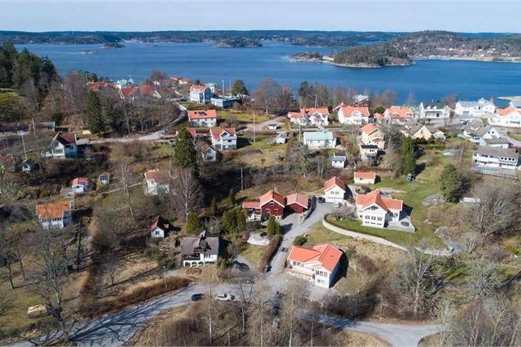 Appartement Nyrenoverat Kaellarlaegenhet à Ljungskile Extérieur photo