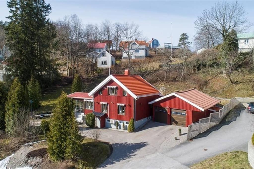 Appartement Nyrenoverat Kaellarlaegenhet à Ljungskile Extérieur photo