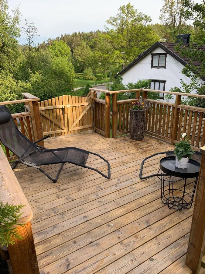 Appartement Nyrenoverat Kaellarlaegenhet à Ljungskile Extérieur photo